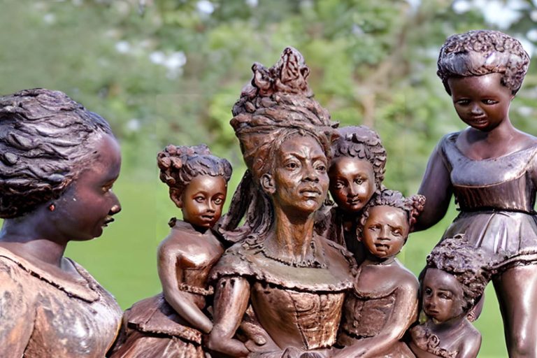 Queen-Nanny-with-kids-Heroes-United